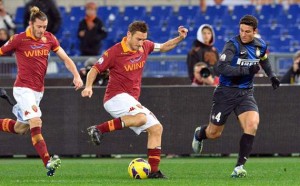 AS Roma Menang Tipis Atas FC Internazionale photo