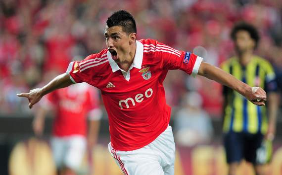 Dua Gol Oscar Cardozo Bawa Benfica Ke Final photo