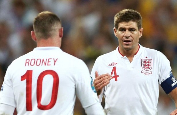 Wayne Rooney dan Steven Gerrard, dua pemain andalan timnas Inggris
