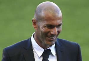 Zinedine Zidane Pantas Latih Prancis