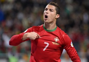 Cristiano Ronaldo Diikat Diatas Rel, Warga Portugal Marah