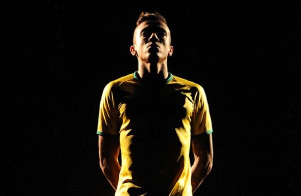 Kostum Baru Sang Tuan Rumah Brasil di Piala Dunia 2014