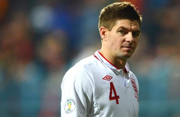 Steven Gerrard bertekad raih trofi Liga Primer Inggris sebelum pensiun