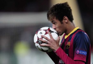 Neymar Bangga Bukukan Hat-Trick