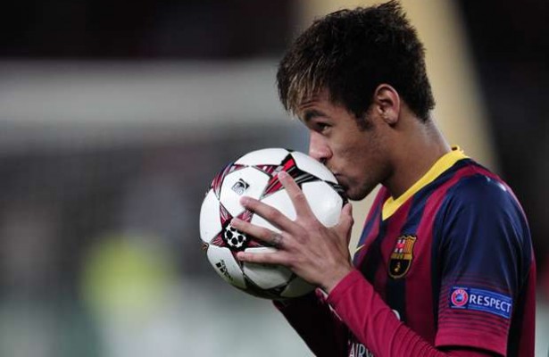 Neymar Bangga Bukukan Hat-Trick