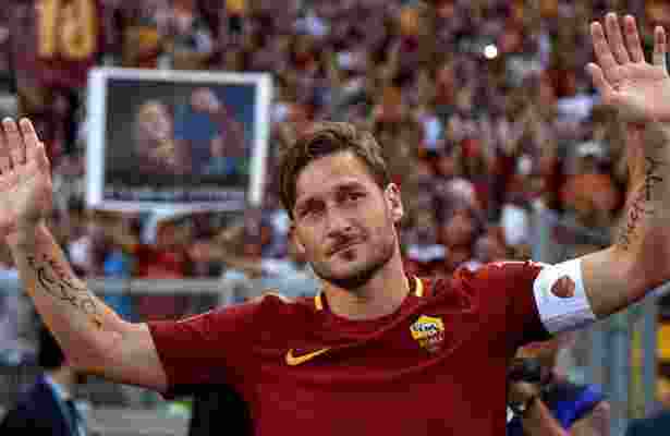 Kostum terakhir Francesco Totti ke Luar Angkasa